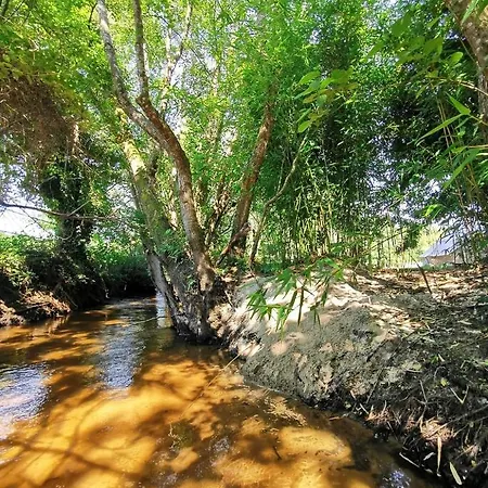 Campo de lujo Le Tipi Glamour Au Bord De La Riviere *
