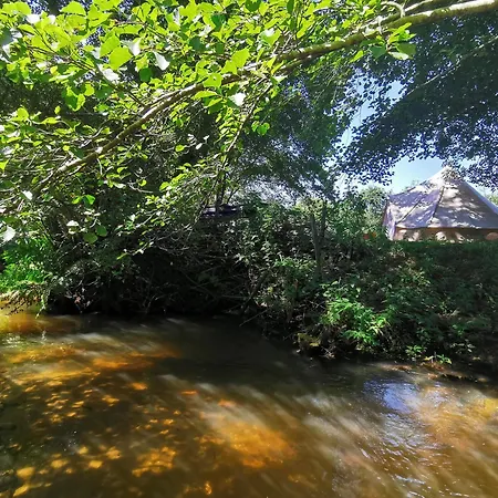 Le Tipi Glamour Au Bord De La Riviere Mios